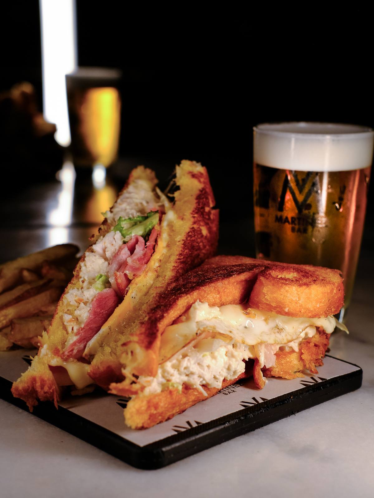 Bocadillo Martínez con cerveza de barril